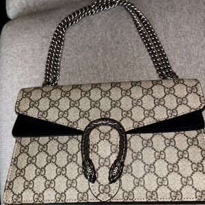 Chic Black and Gray Handbag with Chain Strap